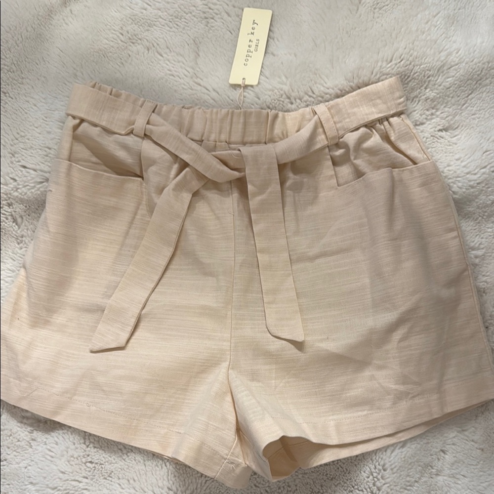 Copper Key Cream High-Waisted Shorts with Relaxed Fit